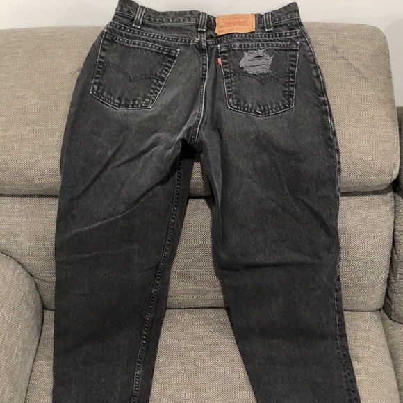 Vintage custom distressed Levi’s 560 loose fit tapered leg in black - Picture 6 of 6